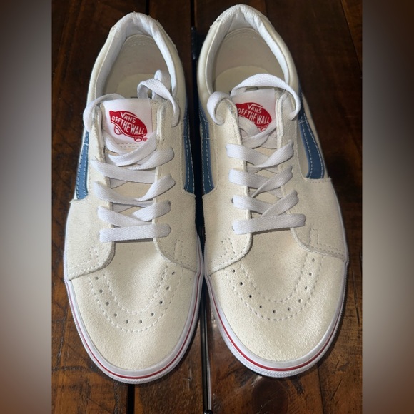 NWOB Vans Sk8-Low White and Blue Women's Sneakers Woman’s Sz 8 - Picture 3 of 10